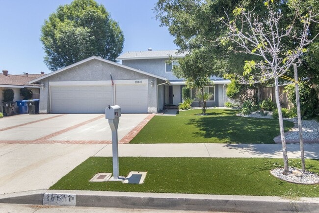 10611 Jordan Ave in Los Angeles, CA - Building Photo - Building Photo