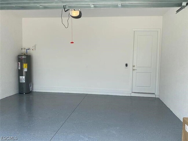 3738 SE Santa Barbara Pl in Cape Coral, FL - Building Photo - Building Photo