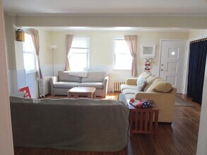 128 College Pl in Fairfield, CT - Building Photo - Building Photo