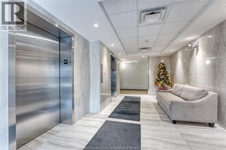 728 Brownstone Dr in Lakeshore, ON - Building Photo - Building Photo