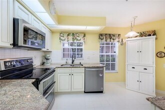 28068 Cavendish Ct in Bonita Springs, FL - Building Photo - Building Photo