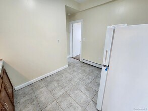 148 N Pascack Rd in Spring Valley, NY - Building Photo - Building Photo