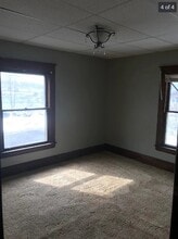 1021 Pennsylvania Ave E, Unit #2 in Warren, PA - Building Photo - Building Photo