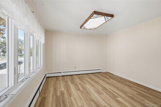 245 S Delaware Ave in Lindenhurst, NY - Building Photo - Building Photo
