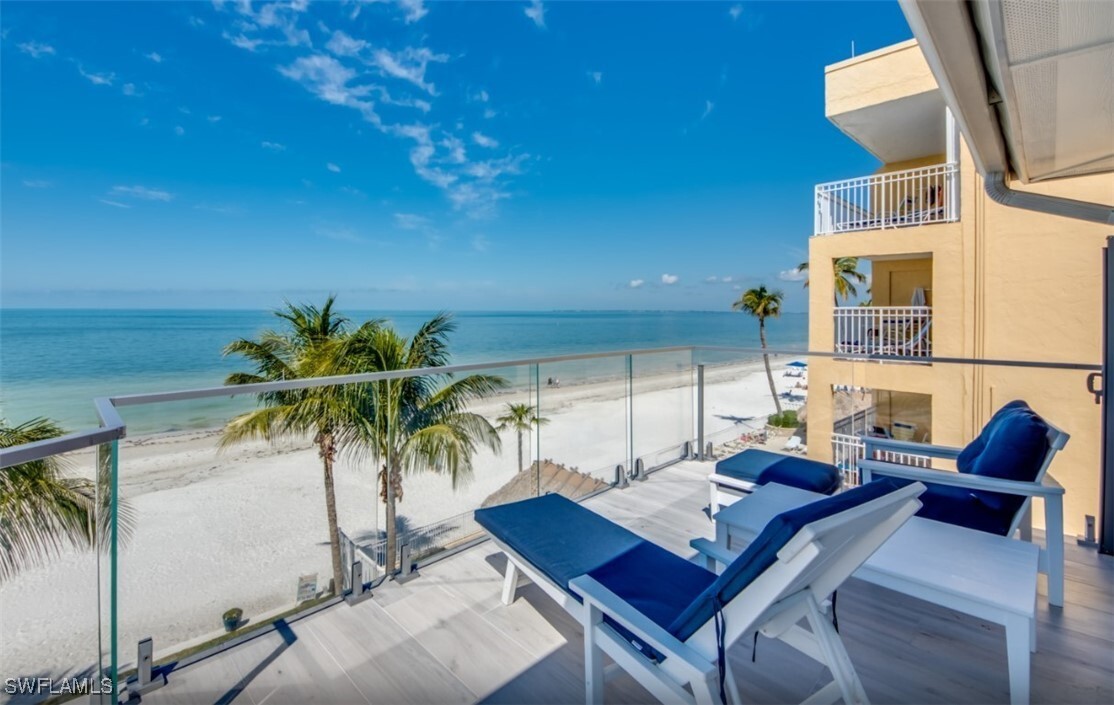 251 Key W Ct in Fort Myers Beach, FL - Foto de edificio