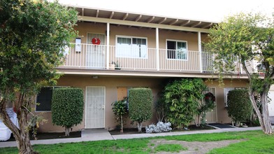 Maureen I in Garden Grove, CA - Foto de edificio - Building Photo