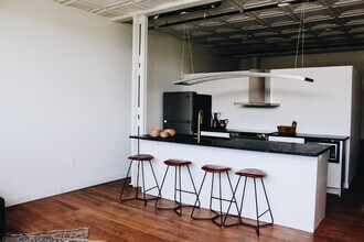 Stratton Lofts in Waco, TX - Foto de edificio - Building Photo