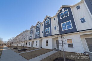 3932 Winterfield Pl in Charlotte, NC - Building Photo