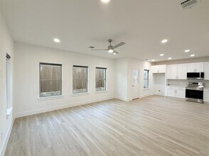 128 Pinkie Holmes Dr in Grand Prairie, TX - Building Photo - Building Photo