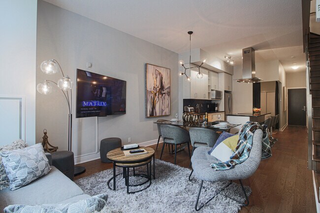 339 Adelaide St E in Toronto, ON - Building Photo - Building Photo
