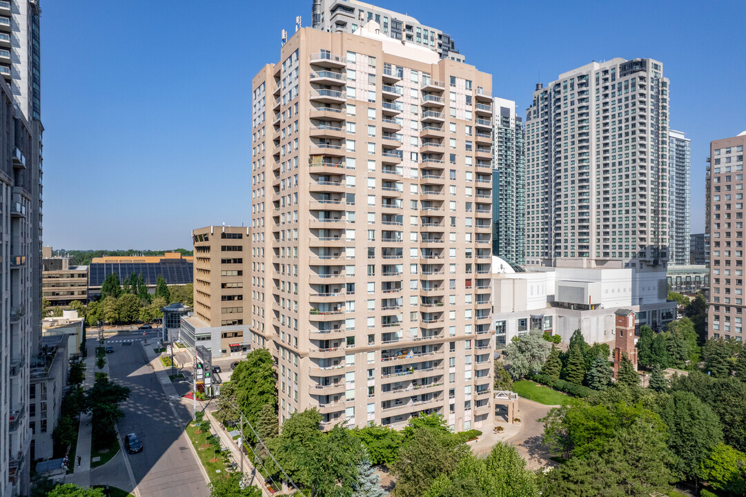 Empress Plaza in Toronto, ON - Building Photo