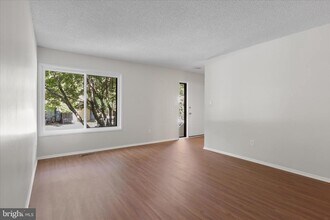 2208 Cartwright Pl in Reston, VA - Building Photo - Building Photo