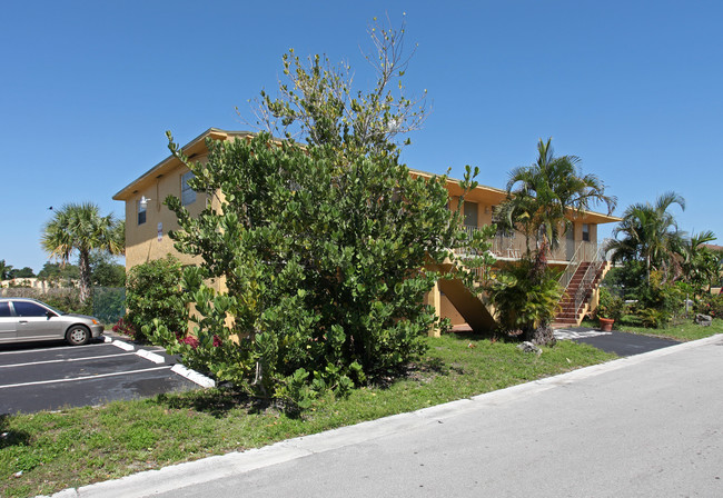 6035 SW 37th St in Miramar, FL - Building Photo - Building Photo