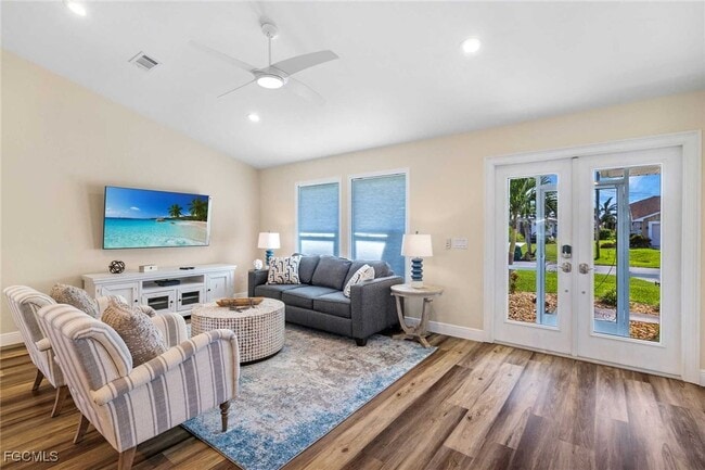 property at 2307 SW 40th St