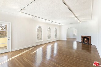 143 S Mansfield Ave in Los Angeles, CA - Building Photo - Building Photo