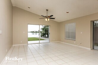3202 W Buena Vista Dr in Margate, FL - Building Photo - Building Photo
