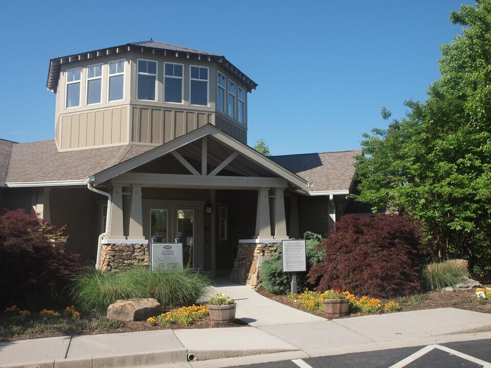 1130 Tree Top Way in Knoxville, TN - Building Photo