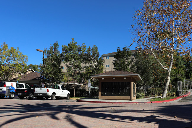 Rancho Mission Trails in San Diego, CA - Foto de edificio - Building Photo