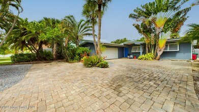 1445 Bayshore Dr in Cocoa Beach, FL - Building Photo - Building Photo