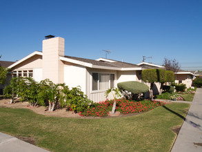 3049 W Coolidge Ave in Anaheim, CA - Building Photo - Building Photo