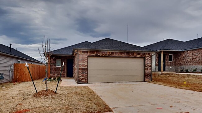 10508 Baled Bermuda Rd in Oklahoma City, OK - Foto de edificio - Building Photo