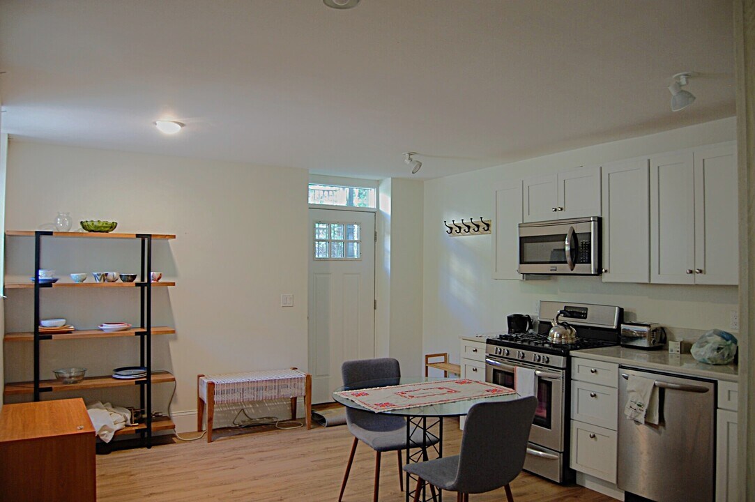 77 Norfolk St, Unit R in Cambridge, MA - Building Photo