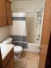 1909 E Ave in Lawton, OK - Building Photo - Building Photo