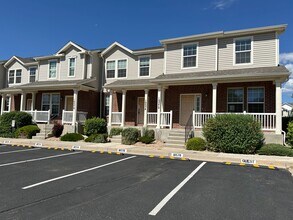 10570 Country Park Point in Fountain, CO - Foto de edificio - Building Photo