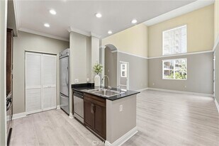 2422 Scholarship in Irvine, CA - Building Photo