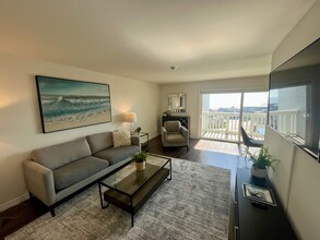 630 The Village, Unit 116 in Redondo Beach, CA - Building Photo - Building Photo