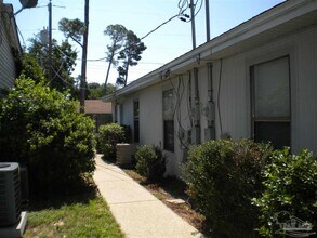 3262 Maplewood Dr in Gulf Breeze, FL - Building Photo - Building Photo
