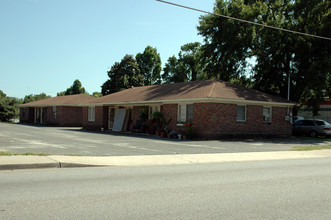 W Montague Ave in North Charleston, SC - Building Photo - Building Photo