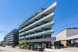 Howard Park I & II in Toronto, ON - Building Photo - Building Photo