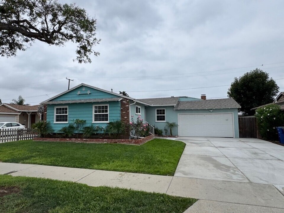 20915 Menlo Ave in Torrance, CA - Foto de edificio