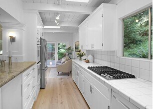 350 Grandview Dr in Woodside, CA - Building Photo - Building Photo