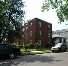 1412 Young St SE in Washington, DC - Building Photo - Building Photo