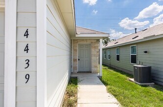 4439 Zoe Pass in San Antonio, TX - Building Photo - Building Photo