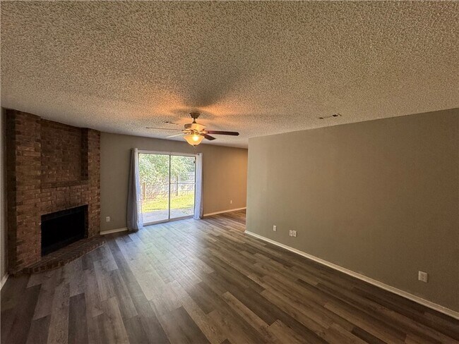 1374 N Chickadee Ave in Fayetteville, AR - Building Photo - Building Photo
