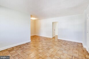 1722 N Quinn St in Arlington, VA - Building Photo