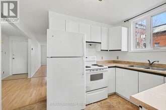 112 Barrette St in Ottawa, ON - Building Photo - Building Photo
