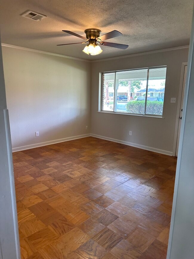 1811 Lake St in Bossier City, LA - Building Photo - Building Photo