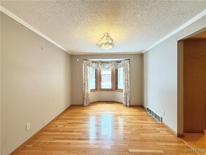 8 Hummingbird Ln in Buffalo, NY - Building Photo - Building Photo