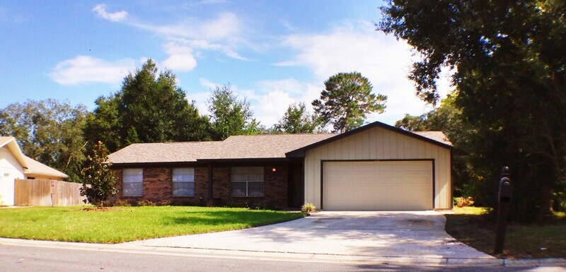 220 Cambridge Dr in Longwood, FL - Building Photo