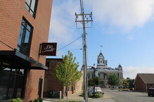 150 S Main St, Unit 201 in Franklin, IN - Building Photo