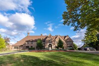 Candlewyck Apartments photo'