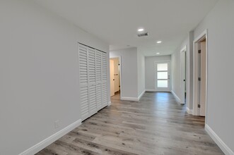 126 NW 3rd Ct in Boca Raton, FL - Building Photo - Building Photo