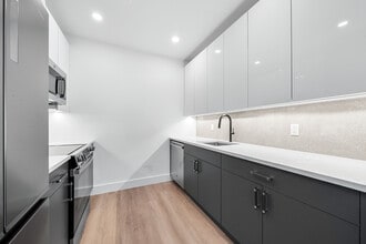 28 Spencer Place in Brooklyn, NY - Building Photo - Building Photo