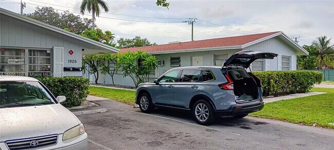 1905 Miami Rd in Fort Lauderdale, FL - Building Photo - Building Photo