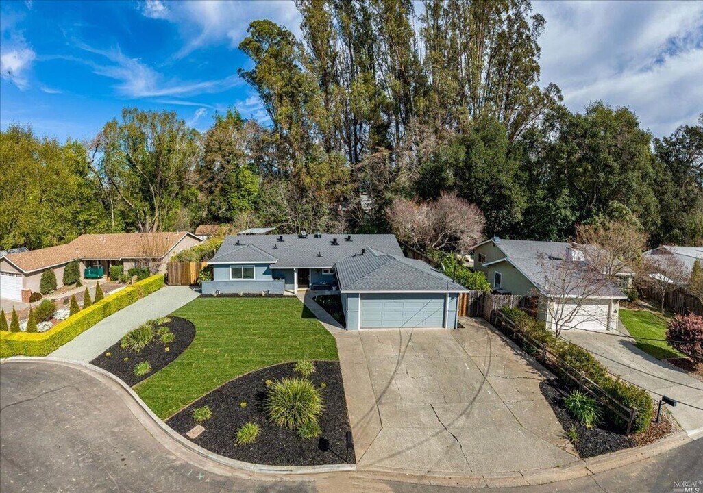 22 Queens Ct in Napa, CA - Building Photo