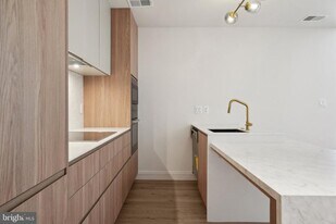 23 Logan Cir NW in Washington, DC - Building Photo